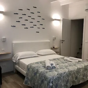 https://portorosso-rooms.hotelitalianriviera.com