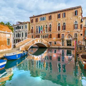https://al-sole-venice.hotelinveneto.com